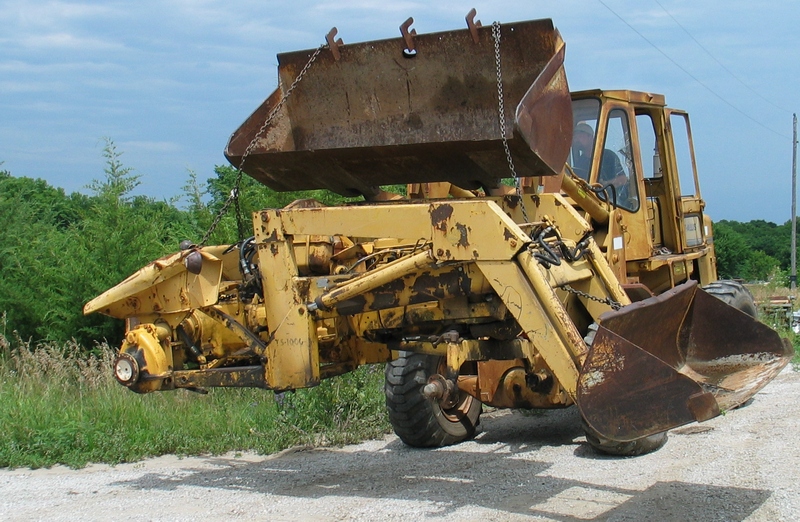 1965 Allis Chalmers D17 IV Tractor - $9,895